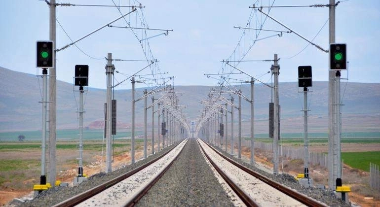 Instalación de Infraestructura Eléctrica Ferroviaria